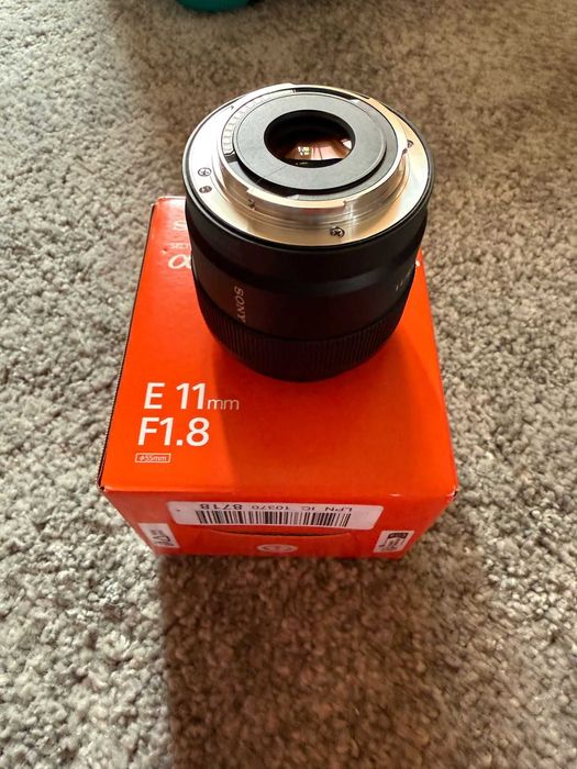 Lente Sony sel11f18