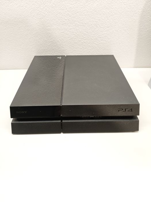 Consola PlayStation 4 com desbloqueio