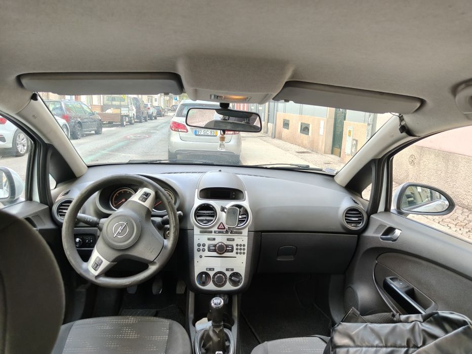 Opel Corsa 2012 Diesel em excelente estado.