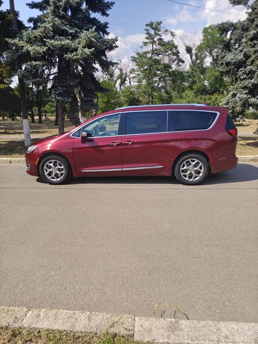 Chrysler pacifica