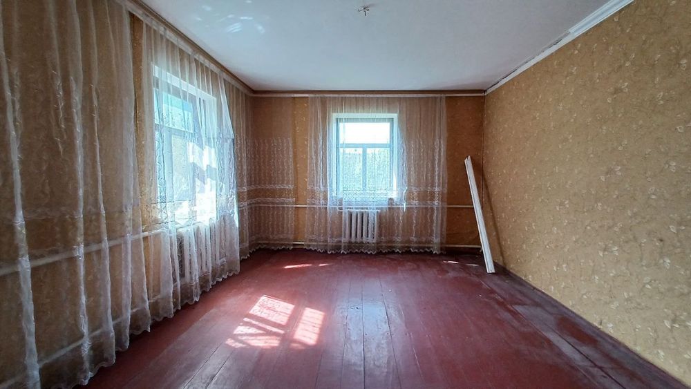 Продаж будинку в с. Озерна з виходом до річки