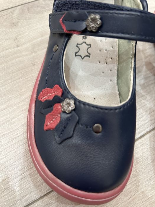 Buty skórzane dla dziewczynki Apawwa nowe