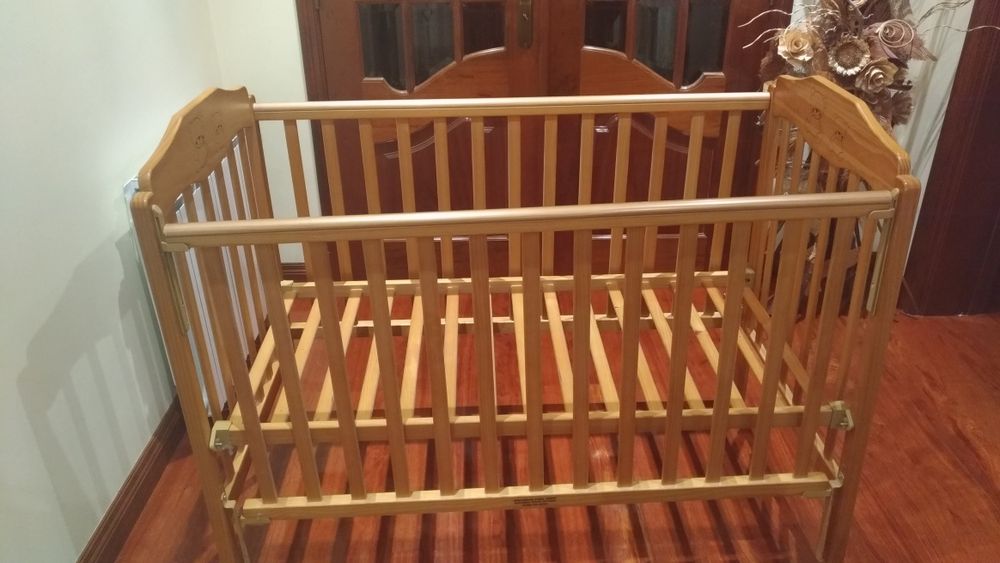 Cama de bebé marca Pueri