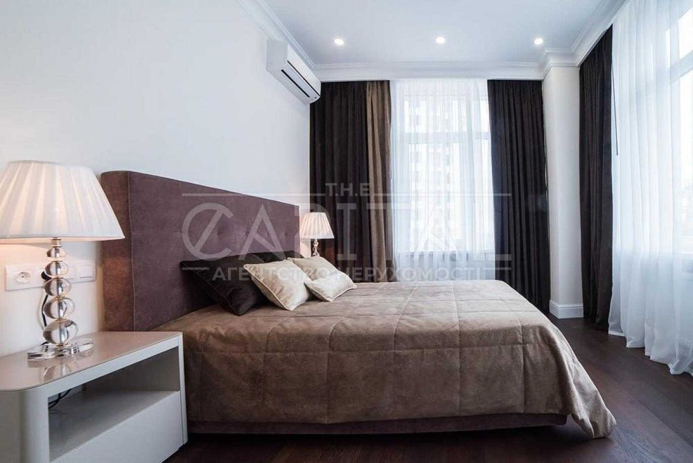 Аренда квартиры Новопечерские Липки, 4 к,  Андрея Верхогляда,15