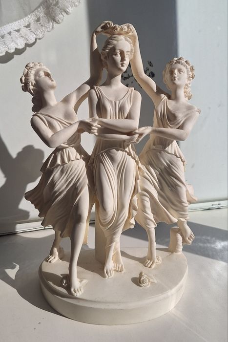 Статуетка Три грації