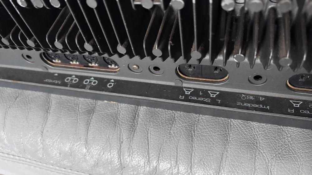Amplituner niemiecki marki Saba ST9140