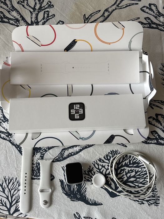 Apple Watch SE 44mm Silver Aluminum – Excelente estado