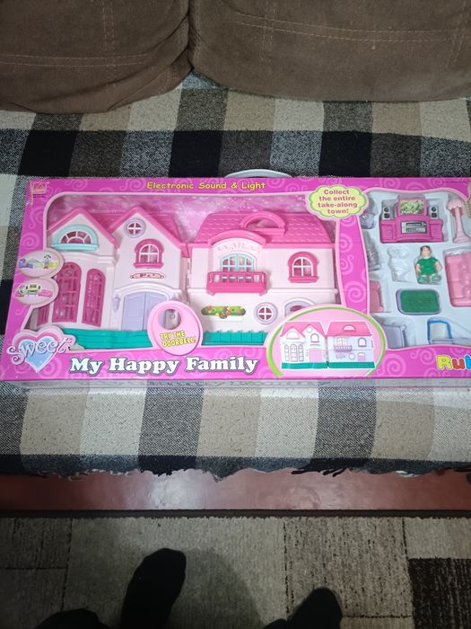 Іграшковий дім для кукол