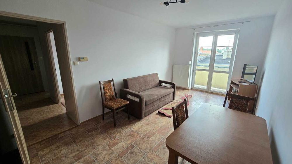 Umeblowane mieszkanie z balkonem, blok w centrum