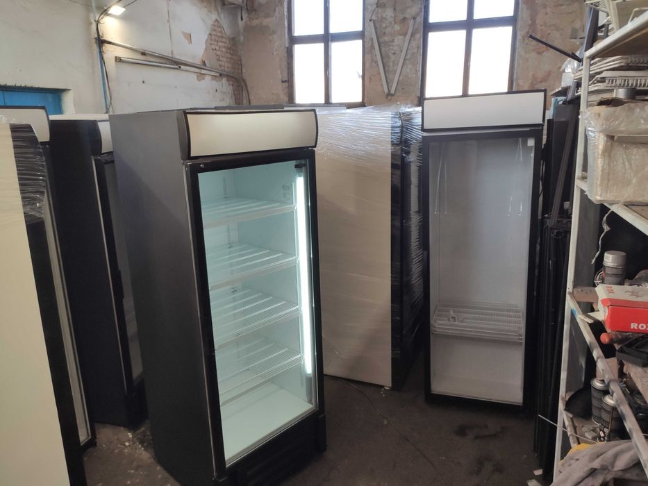 Холодильна шафа вітрина Coldwell 450 SL Чорна. Сервіс, оренда