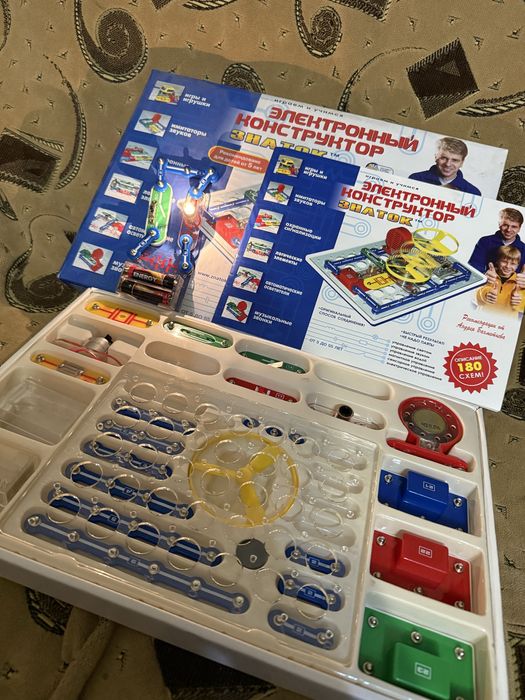 Електронний конструктор Знаток для дітей - повний комплект, як новий