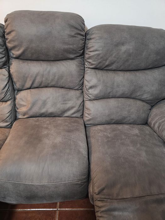 Sofá 3 lugares como novo