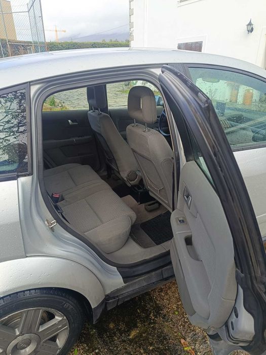 AUDI A2 1.4 TDi - Muito bom estado