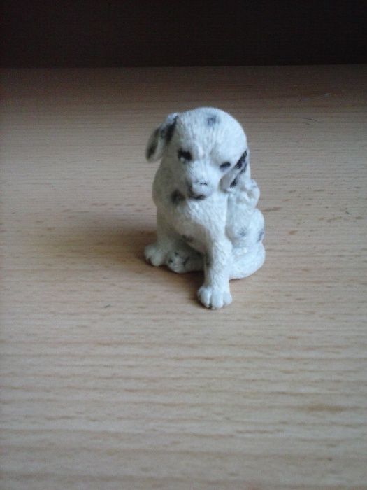 Piesek figurka porcelana