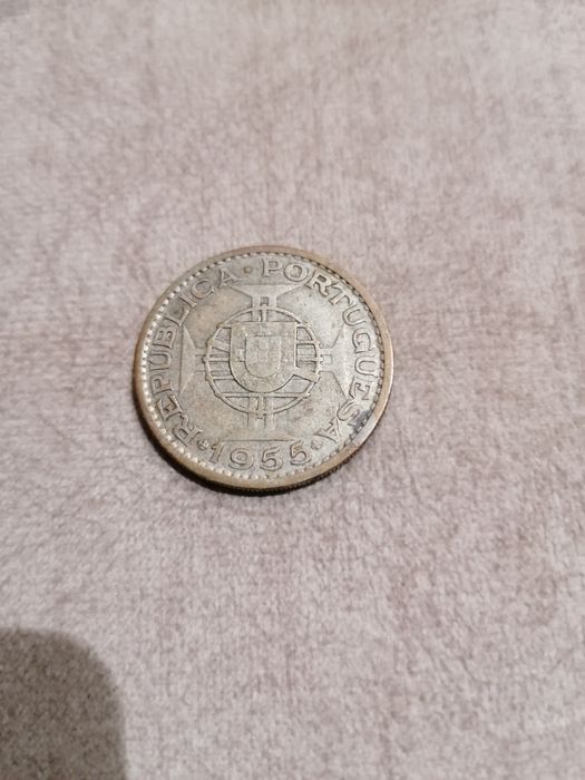 Moeda 20 escudos Moçambique