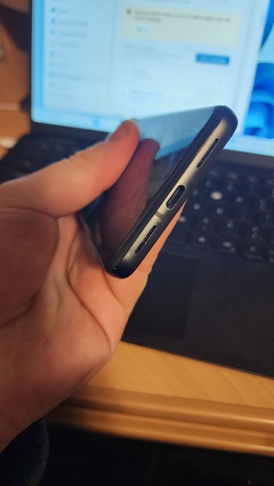 Google pixel 8.  128 гб black