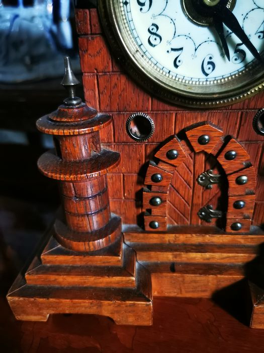 Настольные часы Замок