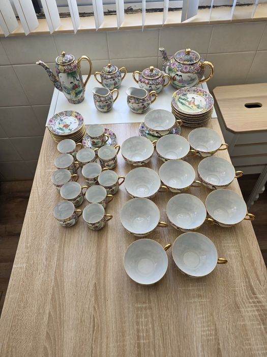 Serviço Chá e Café Duplo Porcelana de Macau 1963 (Selo Qianlong) – 53 Peças