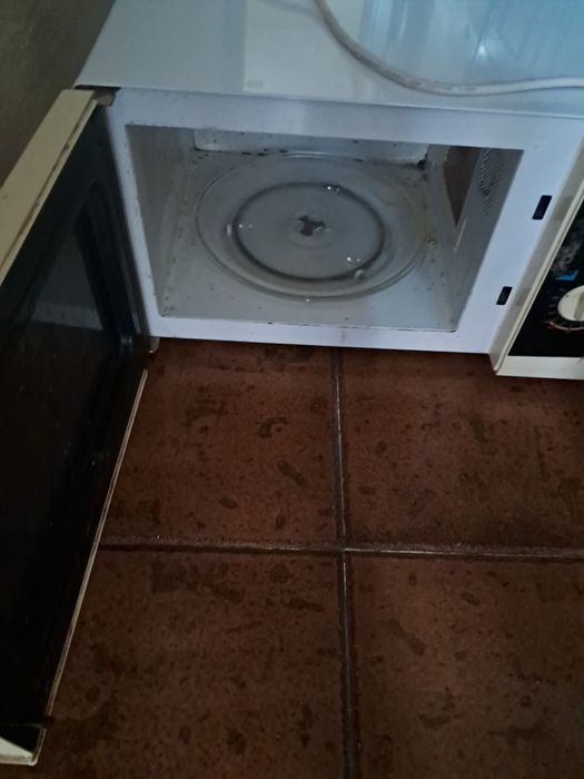 Microondas a funcionar