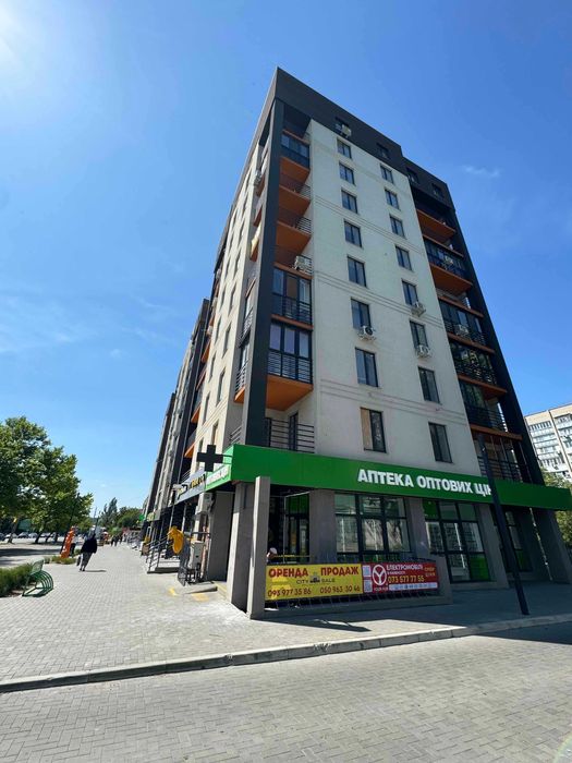 Пр.Героїв України 290 кв.м. фасад ремонт  біля АТБ ціна 135 тис.у.о.