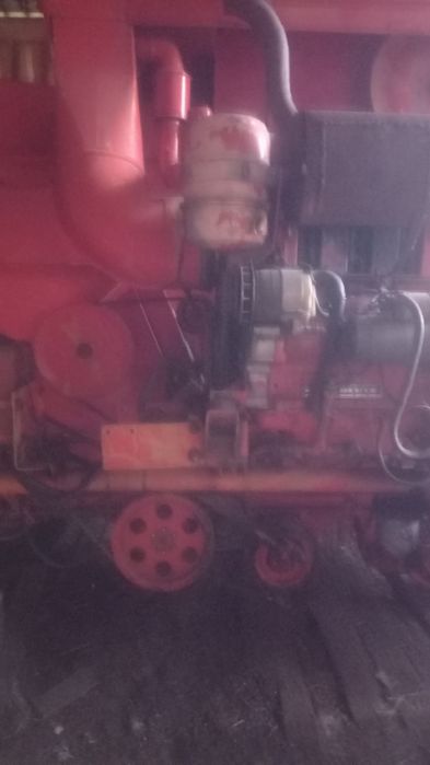 Обмін на бус.Продам комбайн М 66 з січкарнею.