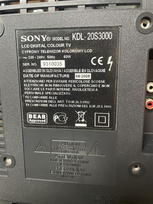 Tv Sony Bravia LCD digital 20’ com comando, a funcionar perfeitamente
