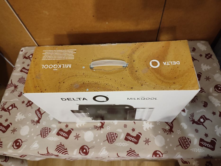 Ekspres do kawy Delta MilkQool mini.