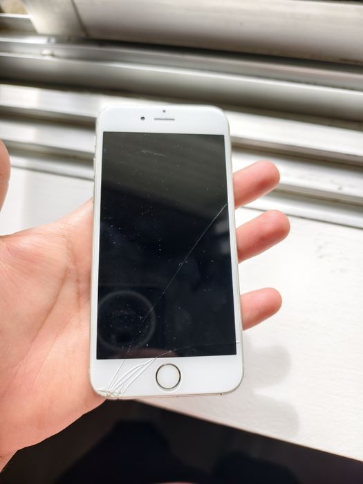 iPhone 6s 64gb - ecrã partido