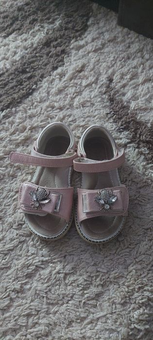 Туфли и сандали для девочки
