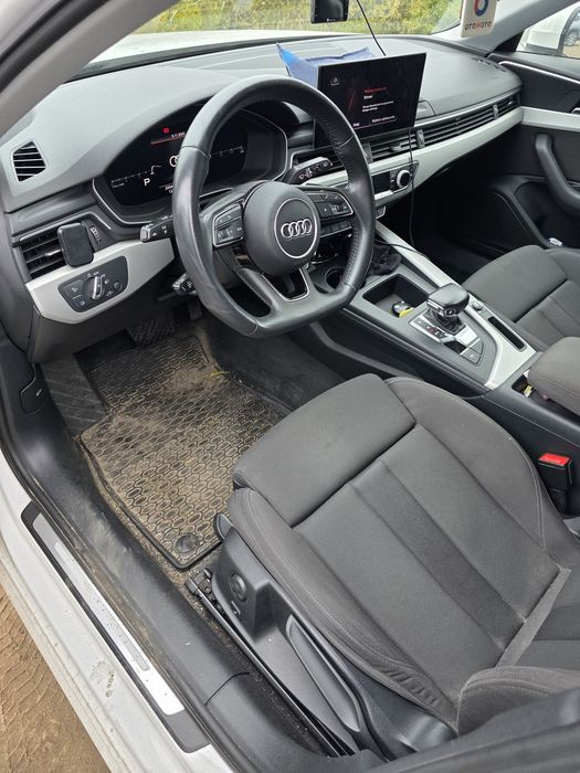 Sprzedam audi a4b9 2020rok kombi