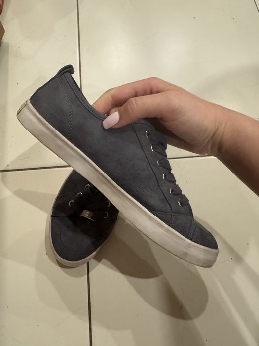 Продам жіночі кеди guess