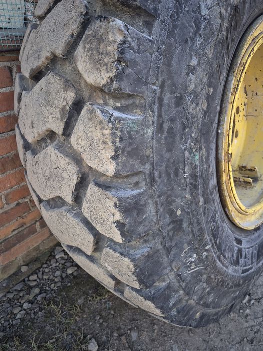 Felga ładowarka komatsu r 25, koło 20.5 r25
