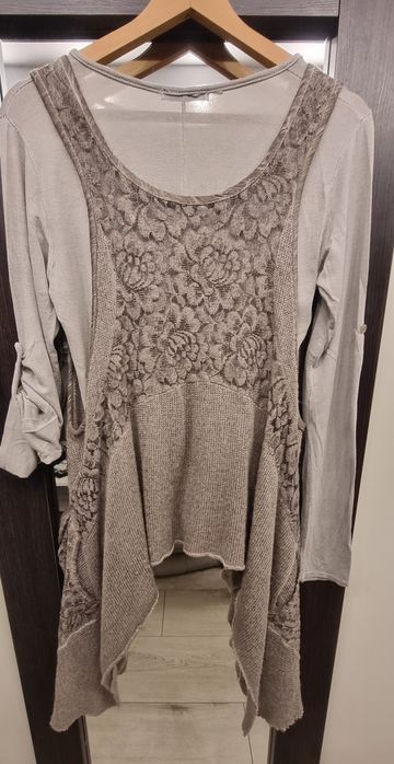 Włoski komplet z koronką, bluzka + tunika