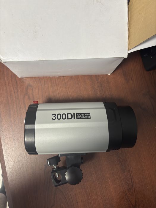 Студійний імпульсний спалах Godox Mini Pioneer 300 DI