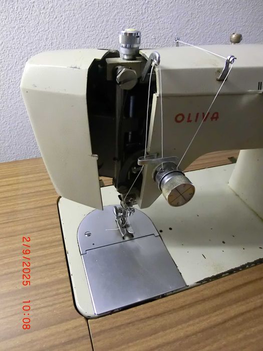 Máquina de Costura, OLIVA.