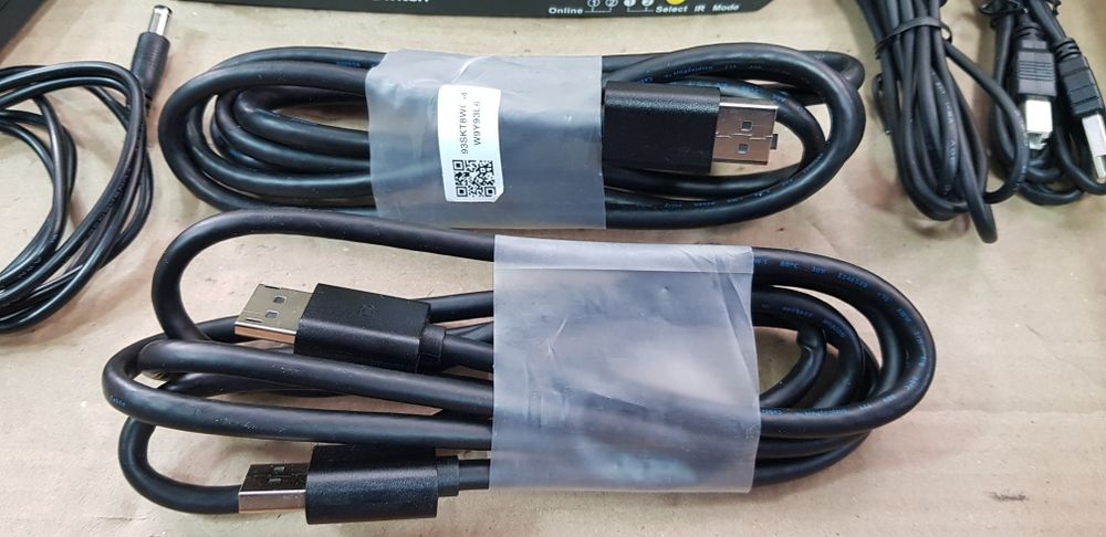 Перемикач комп'ютера  TESmart PKS0201A10