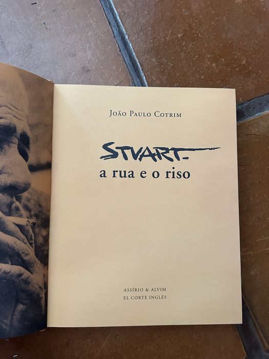Livro Stuart - A Rua e o Riso de João Paulo Cotrim