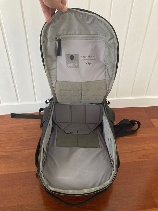 Mochila Peak Design Everyday Backpack Zip 20L - Preta