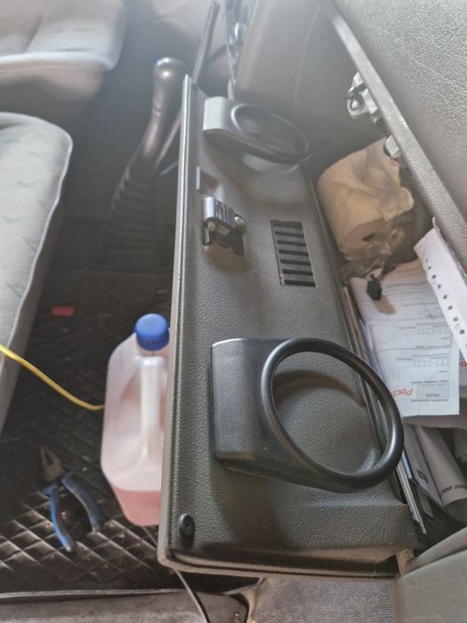 Vw t4 multivan uchwyty na kubki oryginal