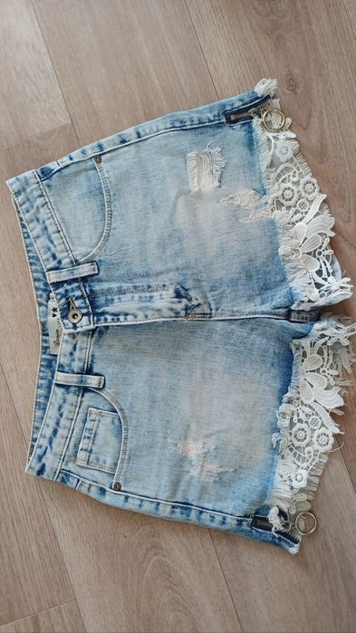 Красивий лот для дівчини 46р М