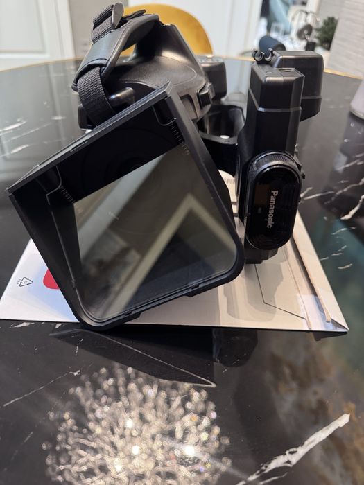 профессиональная видеокамера Panasonic HC-X1000.