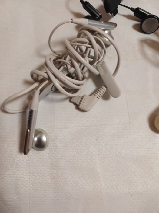 Навушники до телефону