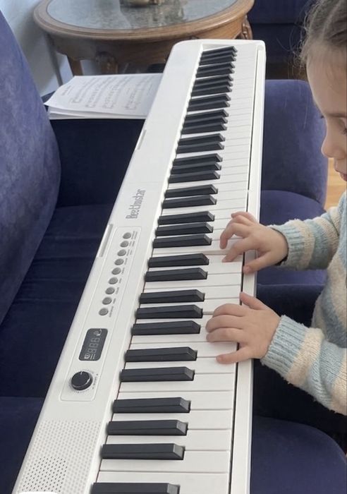 Цифрове ПІАНІНО  StageStar- 88 клавіш+пюпітр для нот