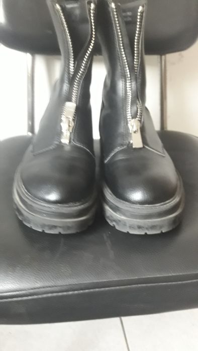 Calçados, banitos e baratos