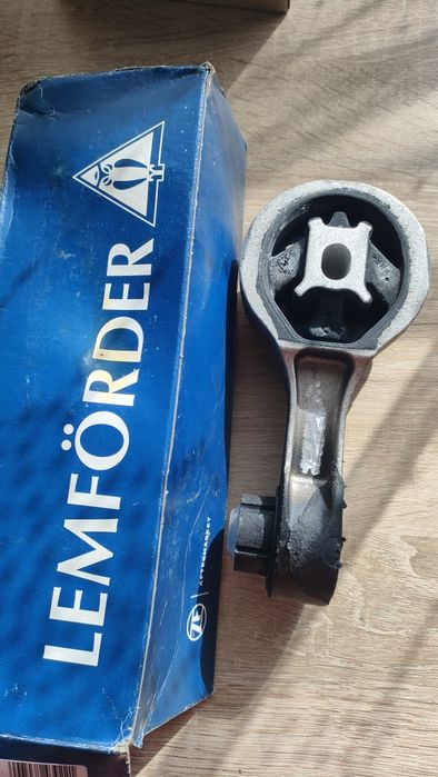 Подушка верхняя vivaro trafic 3797001