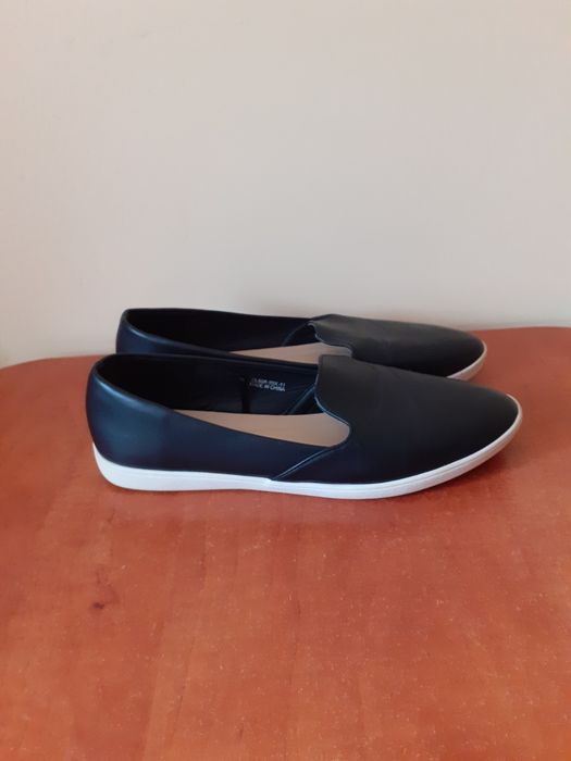 Czarne mokasyny slip on Sinsay 41 wkładka 26.5cm