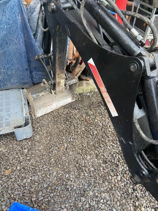 Braço de escavaçao para trator