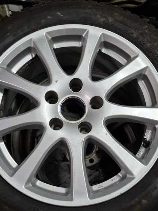 Sprzedam Felgi 16 cali z oponami wielosezonowymi