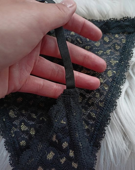 Majtki/ stringi Victoria' S Secret/ Nowe