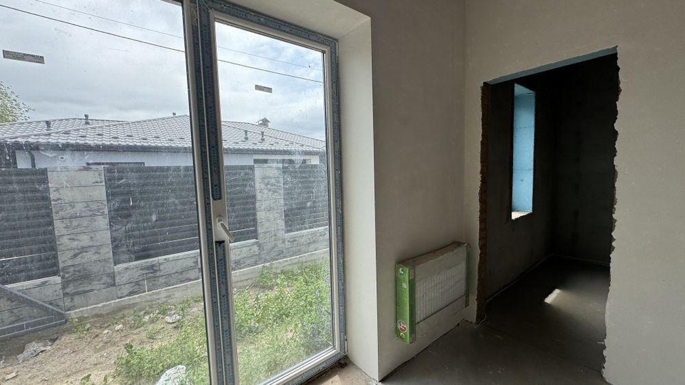 Одно поверховий чистовий будинок, підвал, гараж! Топова еколокація!